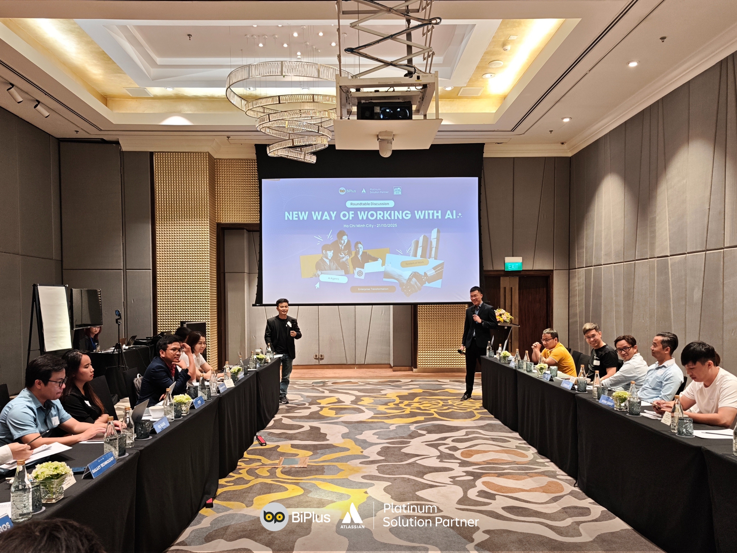 Roundtable New Way of Working with AI